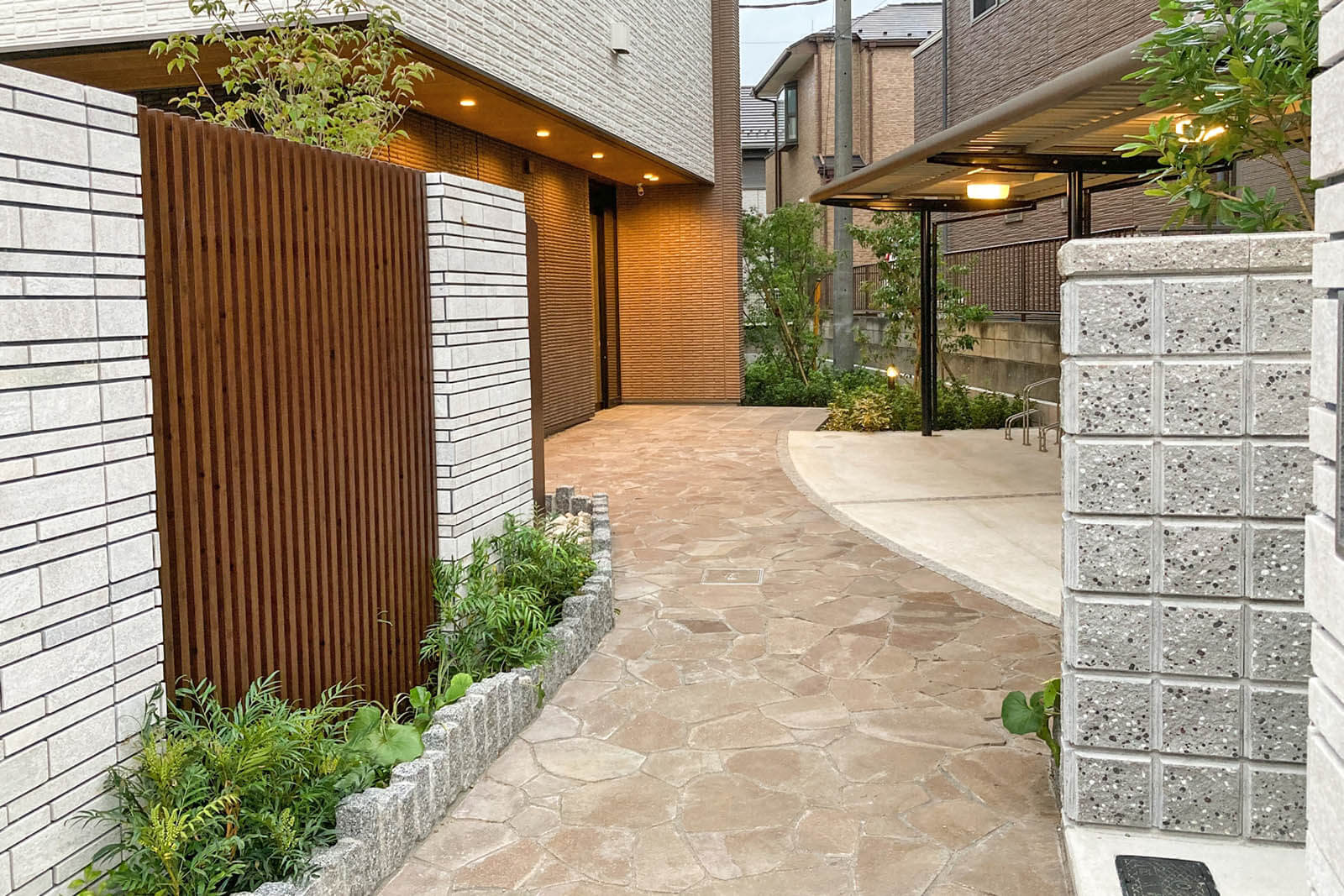 東島技工について画像